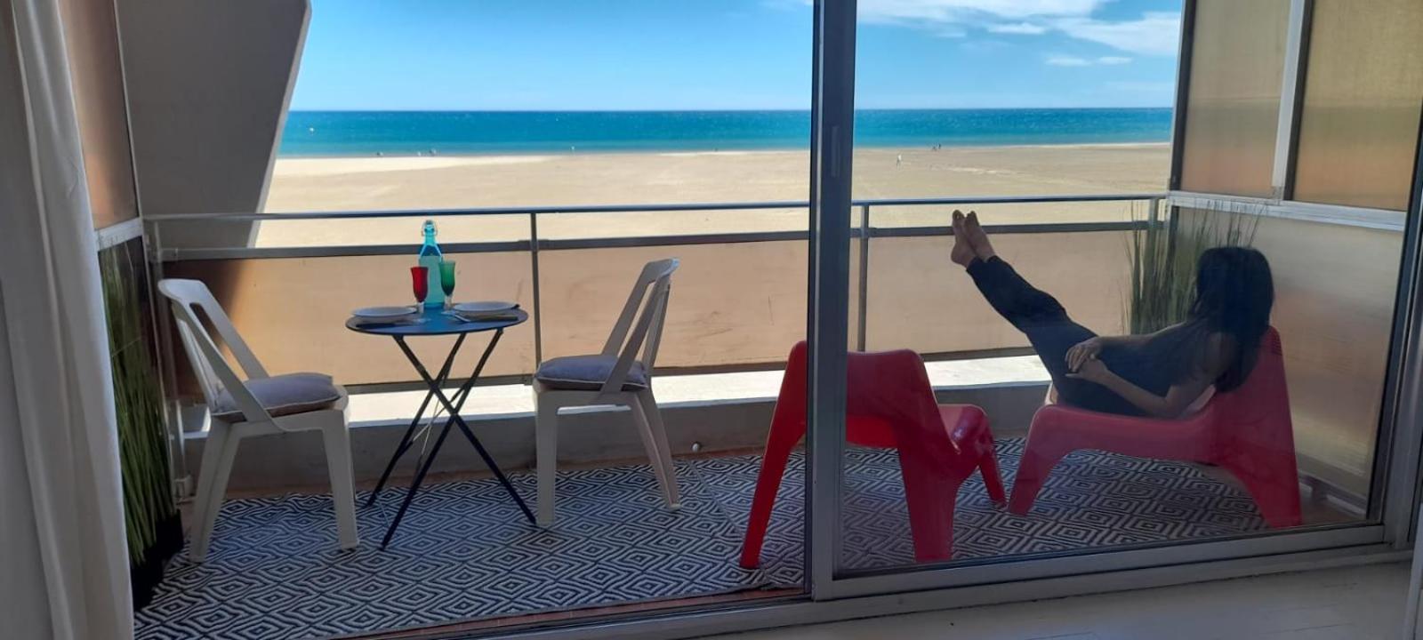 Sur La Plage Port-la-Nouvelle Esterno foto